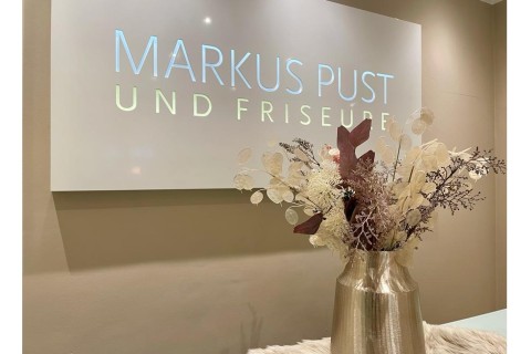 Markus Pust und Friseure