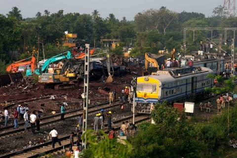 Schweres Bahnunglück erschüttert Indien