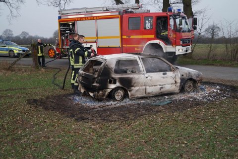 VW Golf ausgebrannt